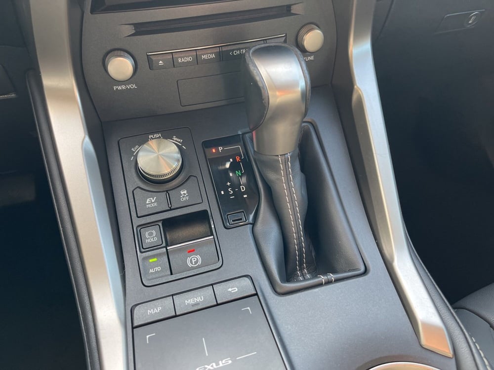 Lexus NX usata a Torino (14)