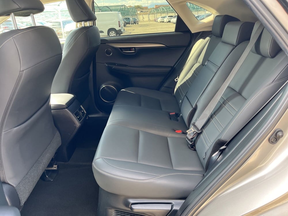 Lexus NX usata a Torino (8)