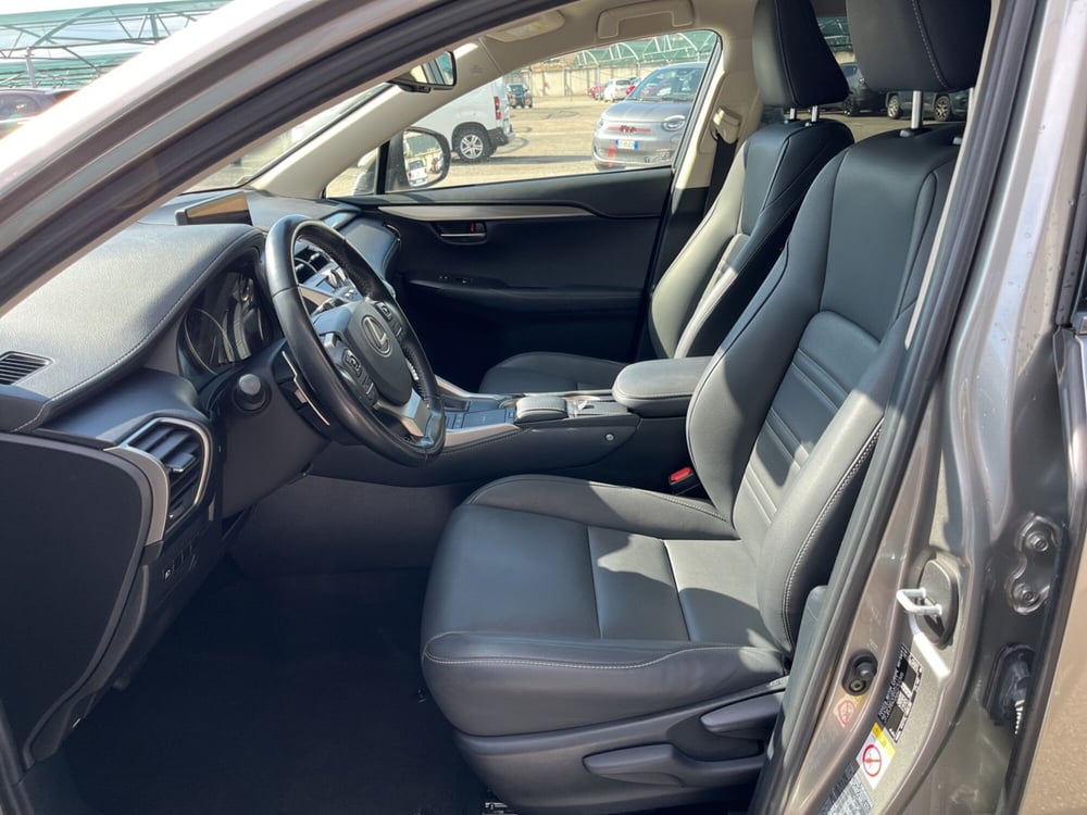 Lexus NX usata a Torino (9)