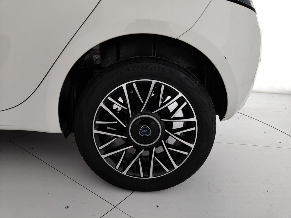 Lancia Ypsilon usata a Caserta (10)