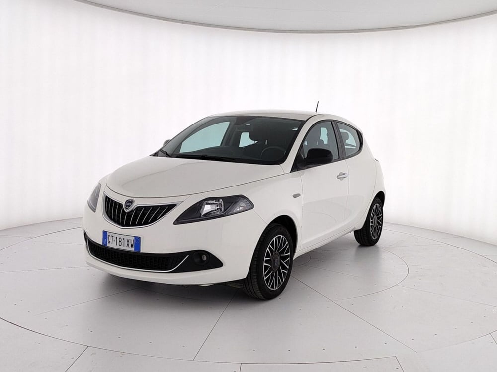 Lancia Ypsilon usata a Caserta (3)