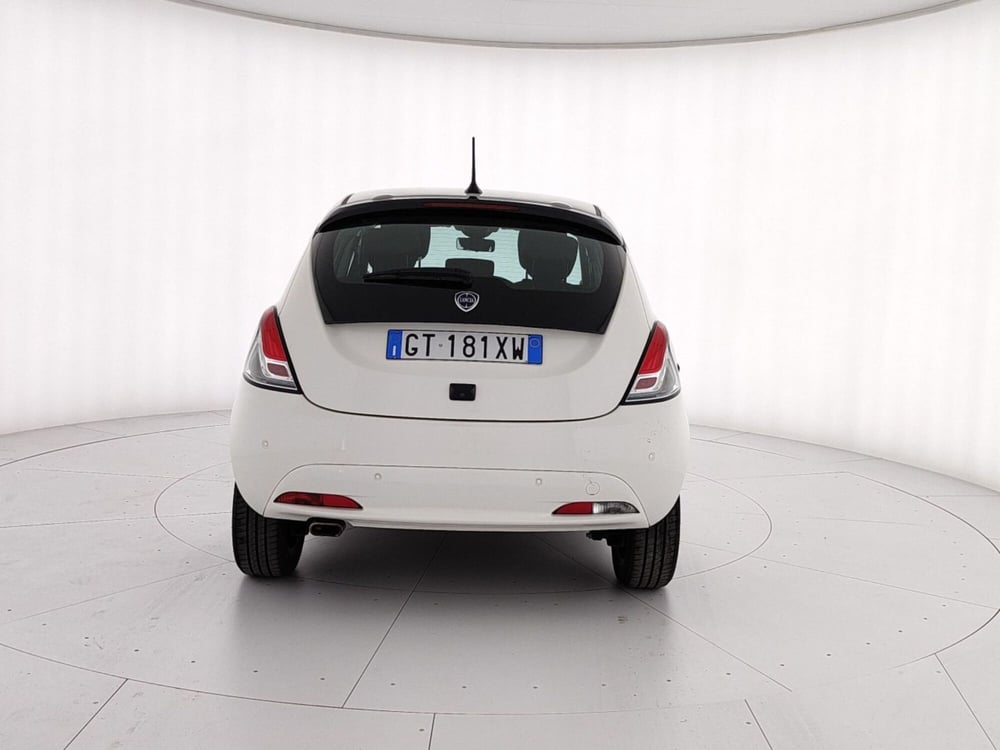 Lancia Ypsilon usata a Caserta (5)