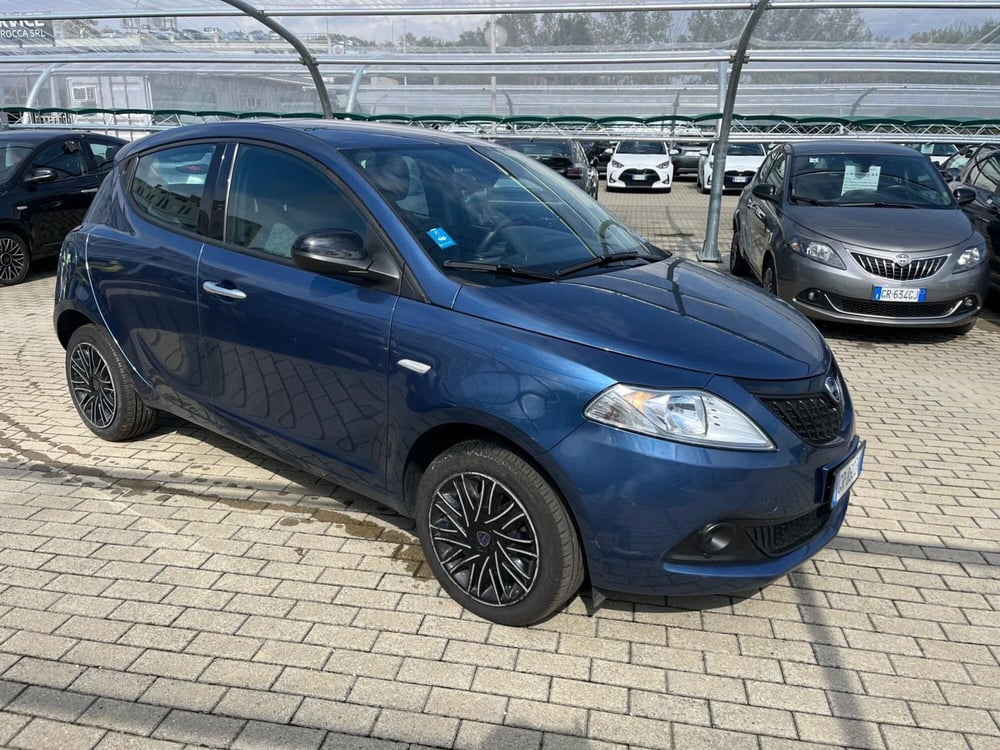 Lancia Ypsilon usata a Milano (3)