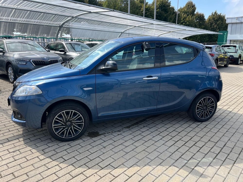 Lancia Ypsilon usata a Milano (4)