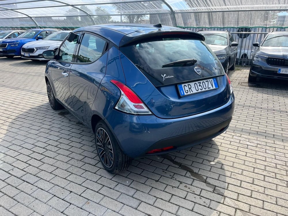 Lancia Ypsilon usata a Milano (6)