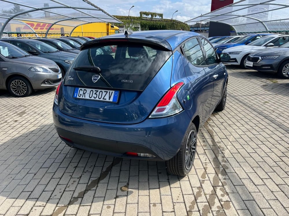 Lancia Ypsilon usata a Milano (7)