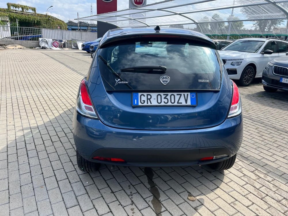 Lancia Ypsilon usata a Milano (8)