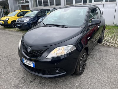 Lancia Ypsilon 1.0 FireFly 5 porte S&amp;S Hybrid Silver Plus del 2023 usata a Milano