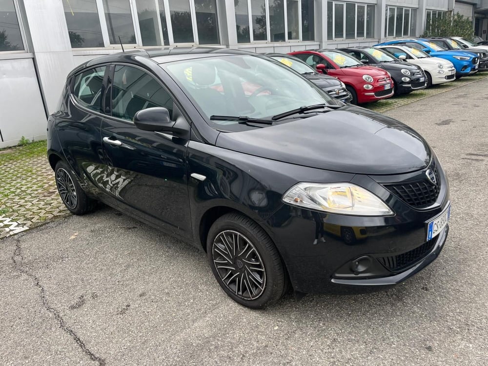 Lancia Ypsilon usata a Milano (3)