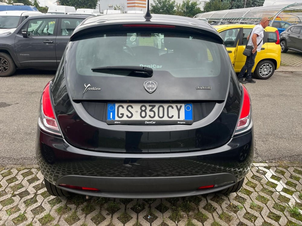 Lancia Ypsilon usata a Milano (8)