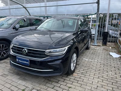 Volkswagen Tiguan Allspace 2.0 tdi Life 150cv dsg del 2023 usata a Milano