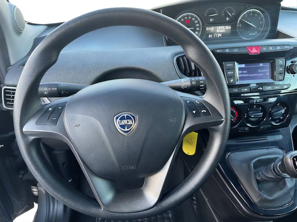 Lancia Ypsilon usata a Pistoia (13)