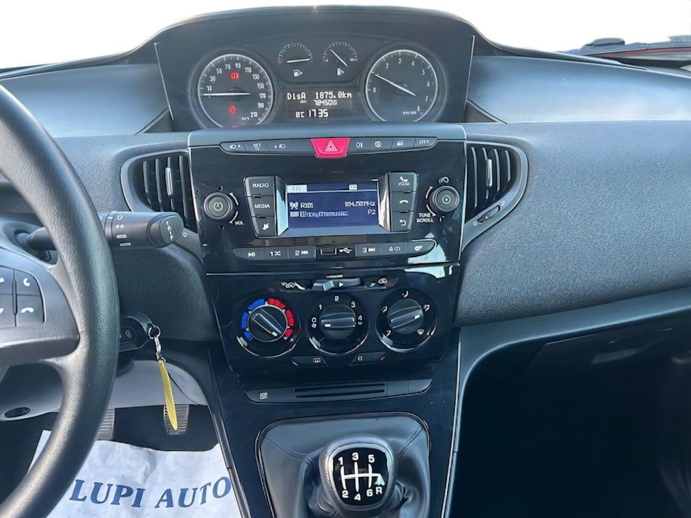 Lancia Ypsilon usata a Pistoia (14)