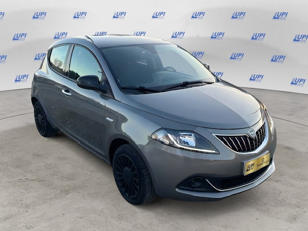 Lancia Ypsilon usata a Pistoia (7)