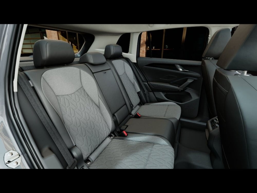 Volkswagen Tiguan nuova a Livorno (12)