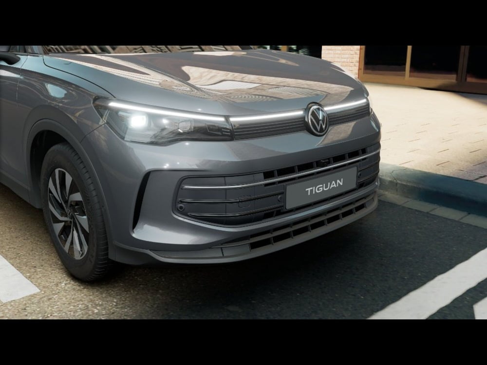 Volkswagen Tiguan nuova a Livorno (6)