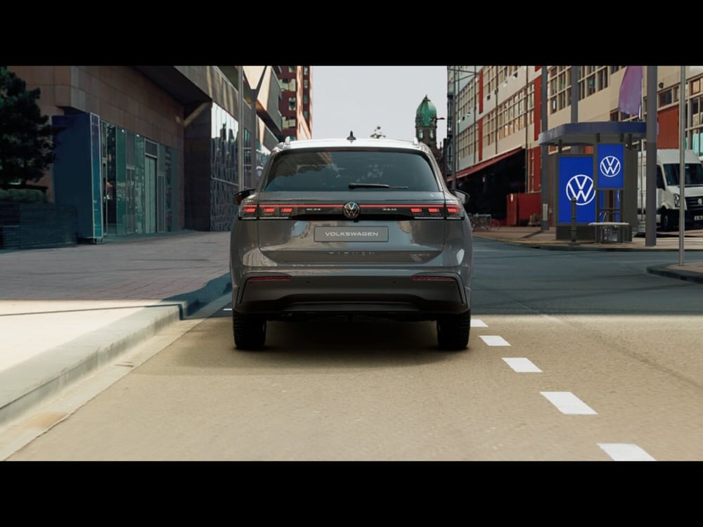 Volkswagen Tiguan nuova a Livorno (8)