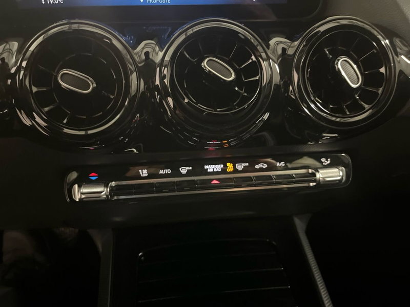 Mercedes-Benz GLA SUV usata a Milano (14)