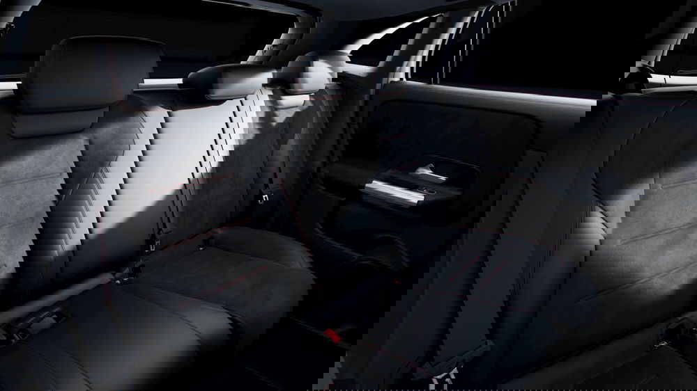 Mercedes-Benz GLA SUV nuova a Milano (6)