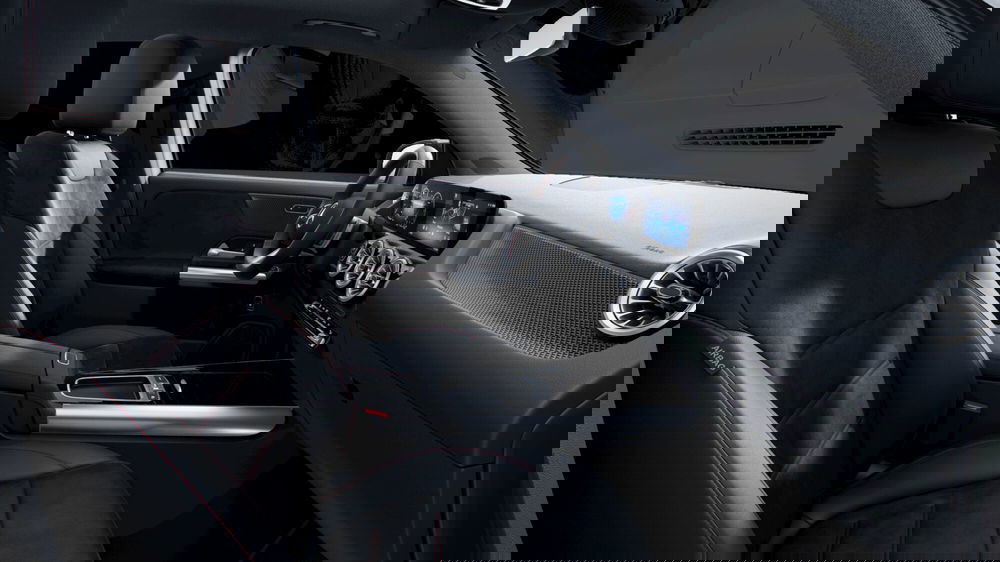 Mercedes-Benz GLA SUV nuova a Milano (7)