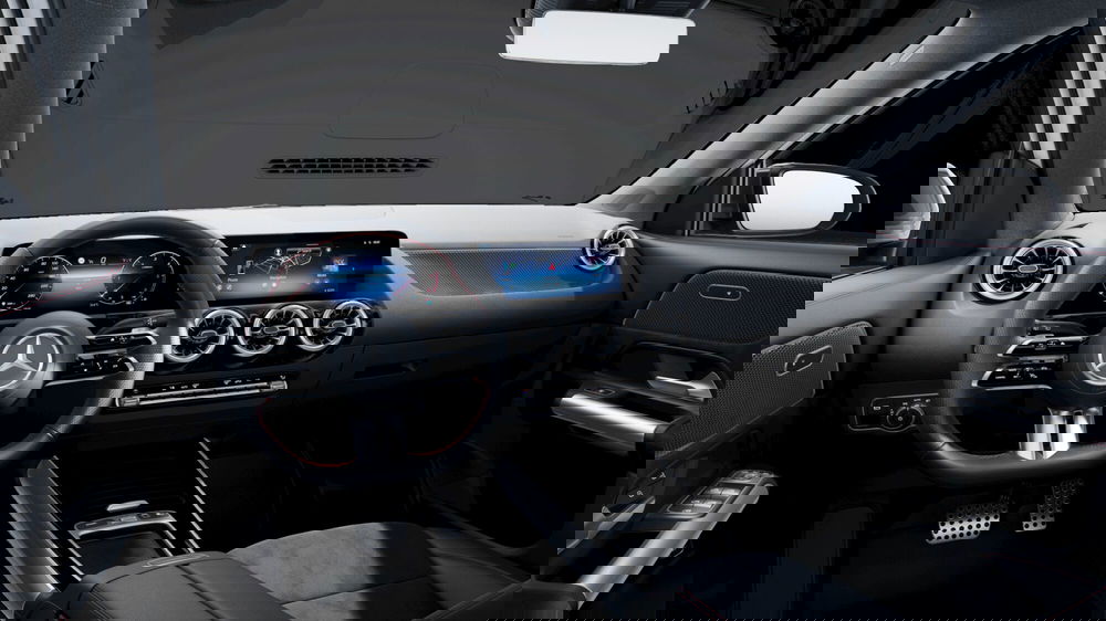 Mercedes-Benz GLA SUV nuova a Milano (8)