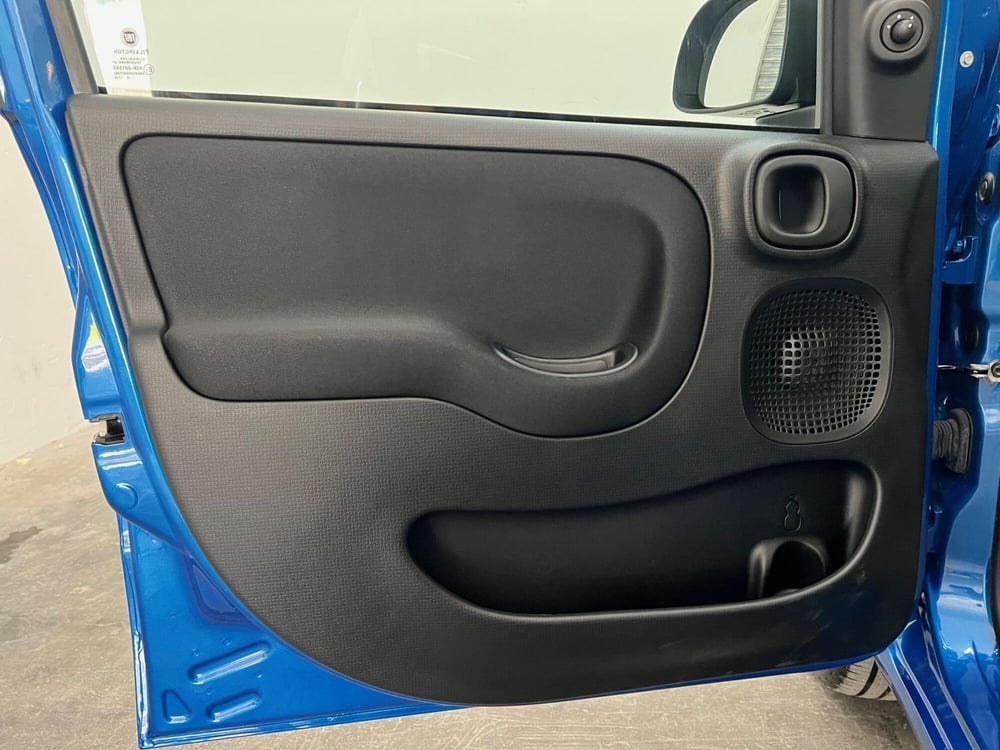 Fiat Panda Cross nuova a Bari (11)