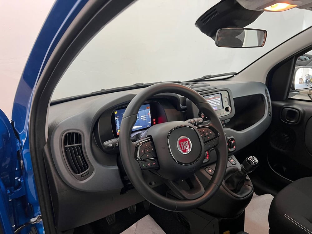 Fiat Panda Cross nuova a Bari (12)