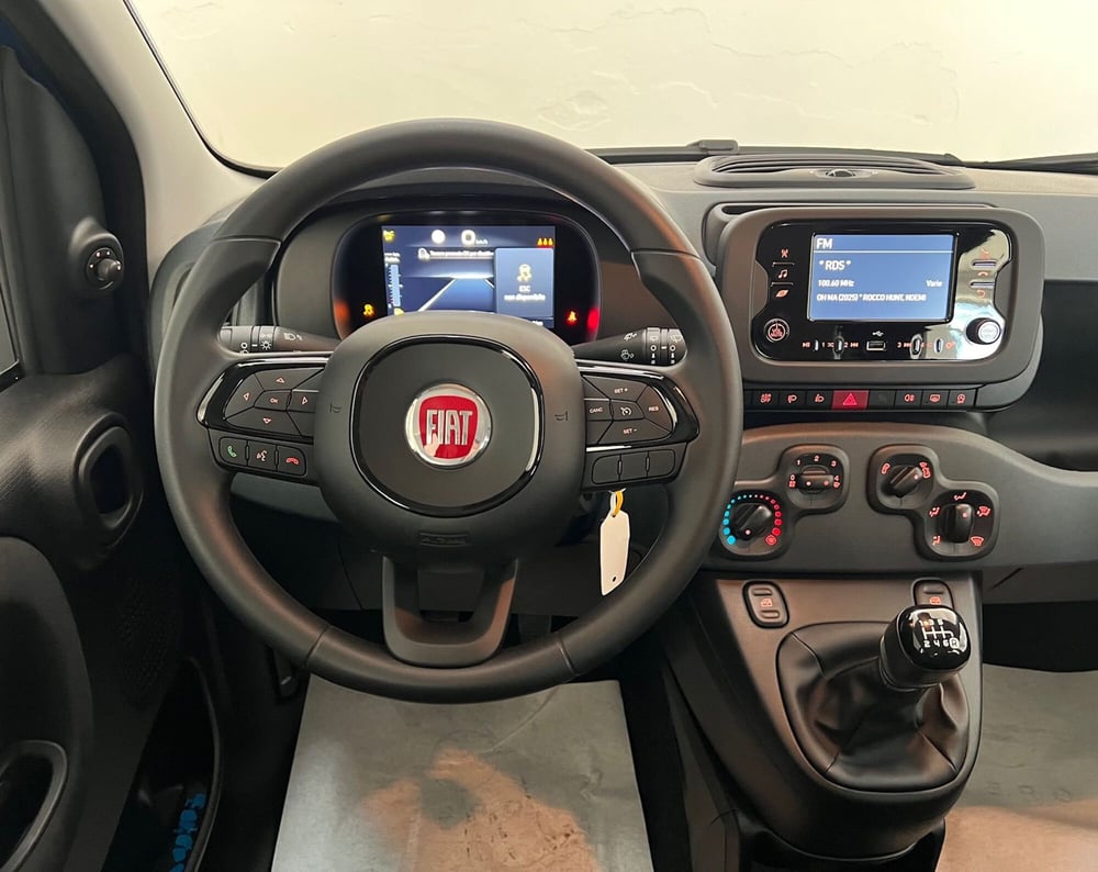 Fiat Panda Cross nuova a Bari (17)