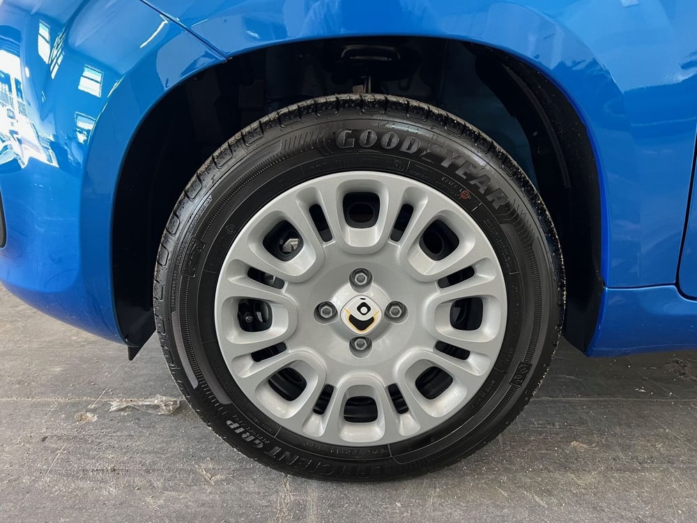 Fiat Panda Cross nuova a Bari (5)