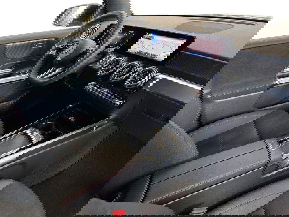 Mercedes-Benz GLB nuova a Rimini (12)