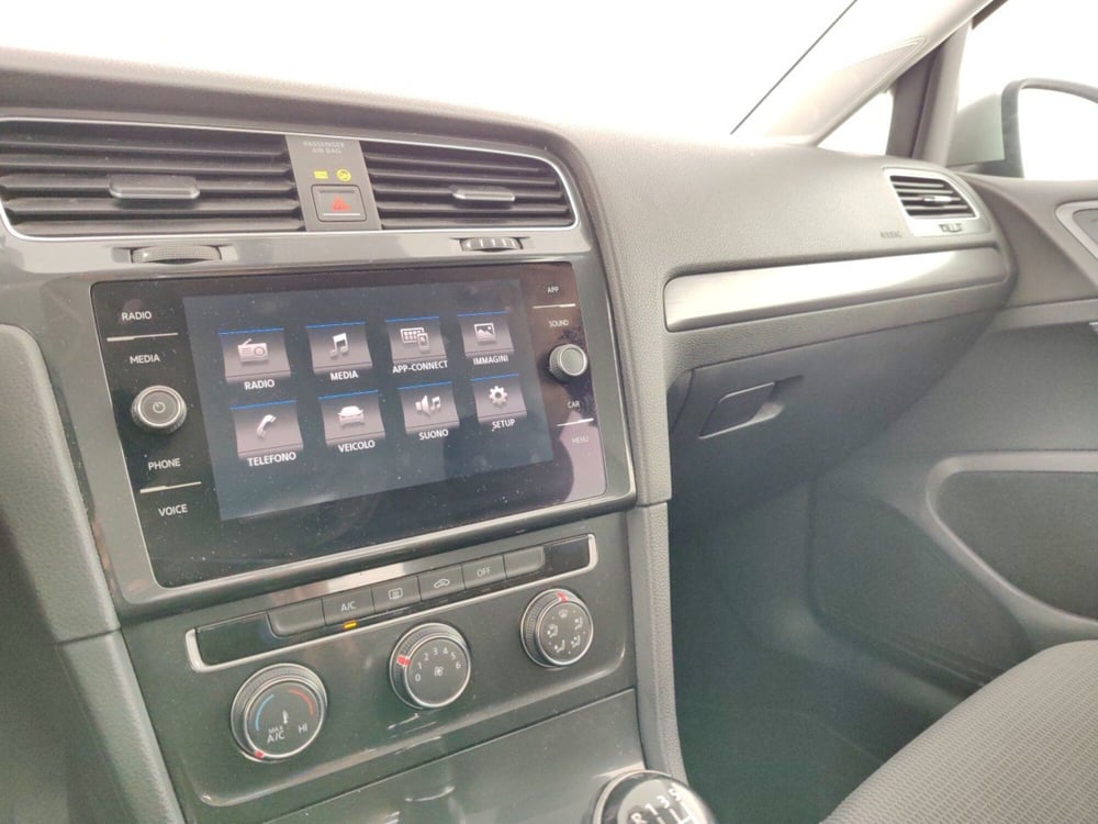 Volkswagen Golf usata a Massa-Carrara (11)