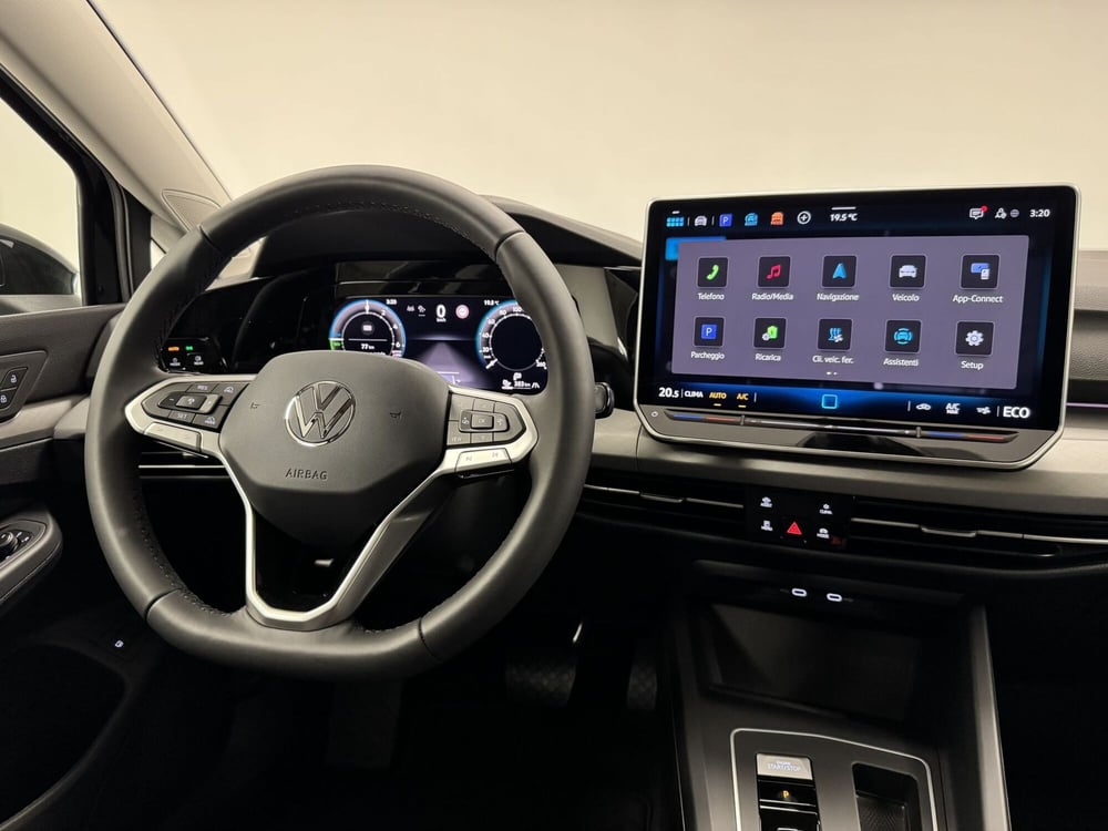 Volkswagen Golf nuova a Varese (14)