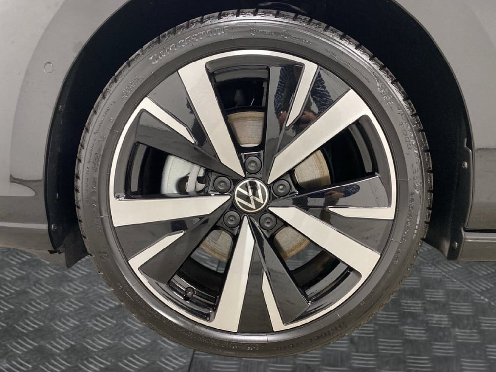 Volkswagen Golf nuova a Varese (7)