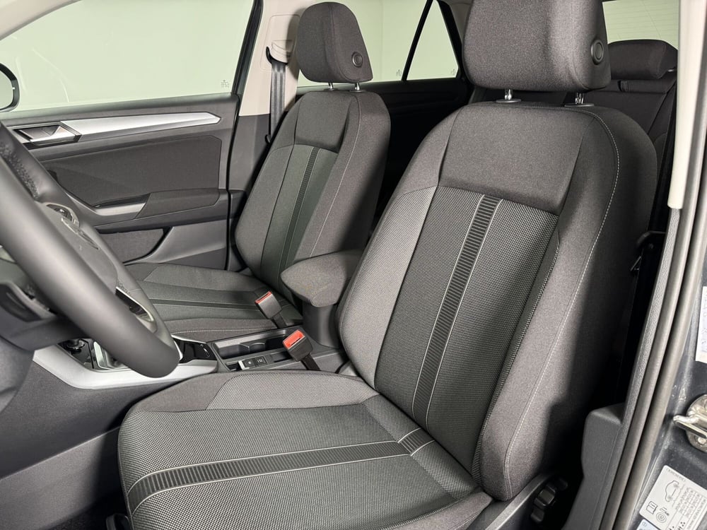 Volkswagen T-Roc nuova a Varese (11)