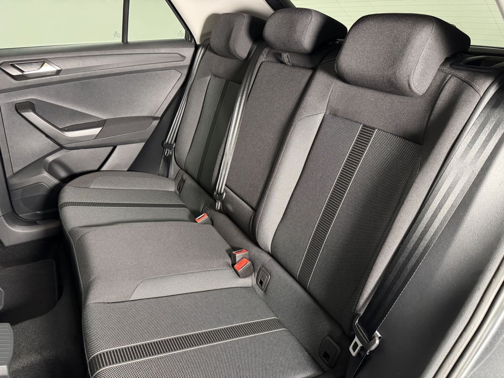Volkswagen T-Roc nuova a Varese (12)