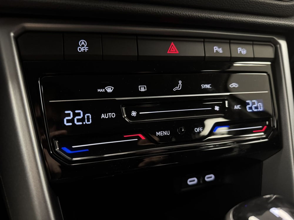 Volkswagen T-Roc nuova a Varese (17)