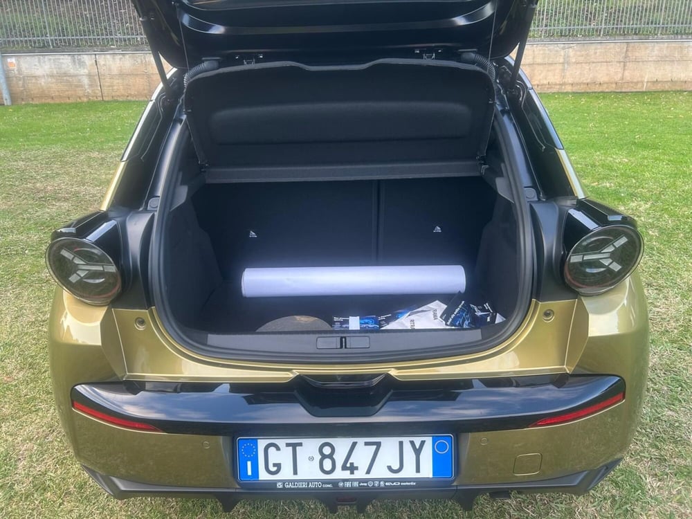 Lancia Ypsilon usata a Salerno (14)