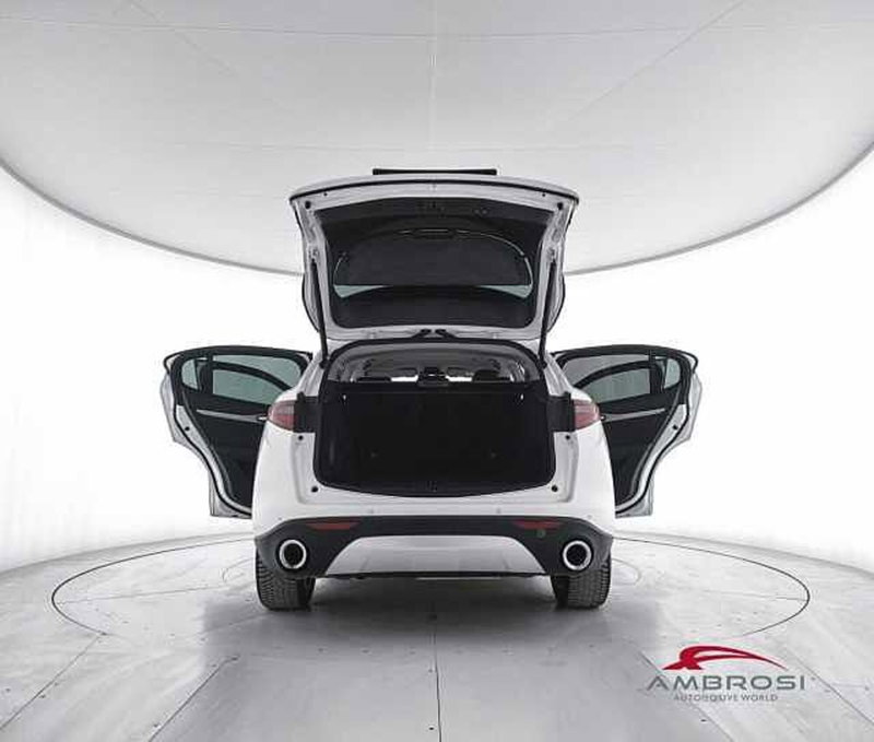 Alfa Romeo Stelvio usata a Perugia (7)