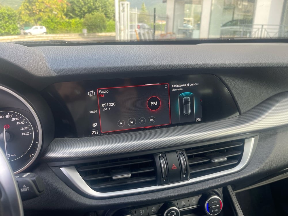 Alfa Romeo Stelvio usata a Frosinone (12)