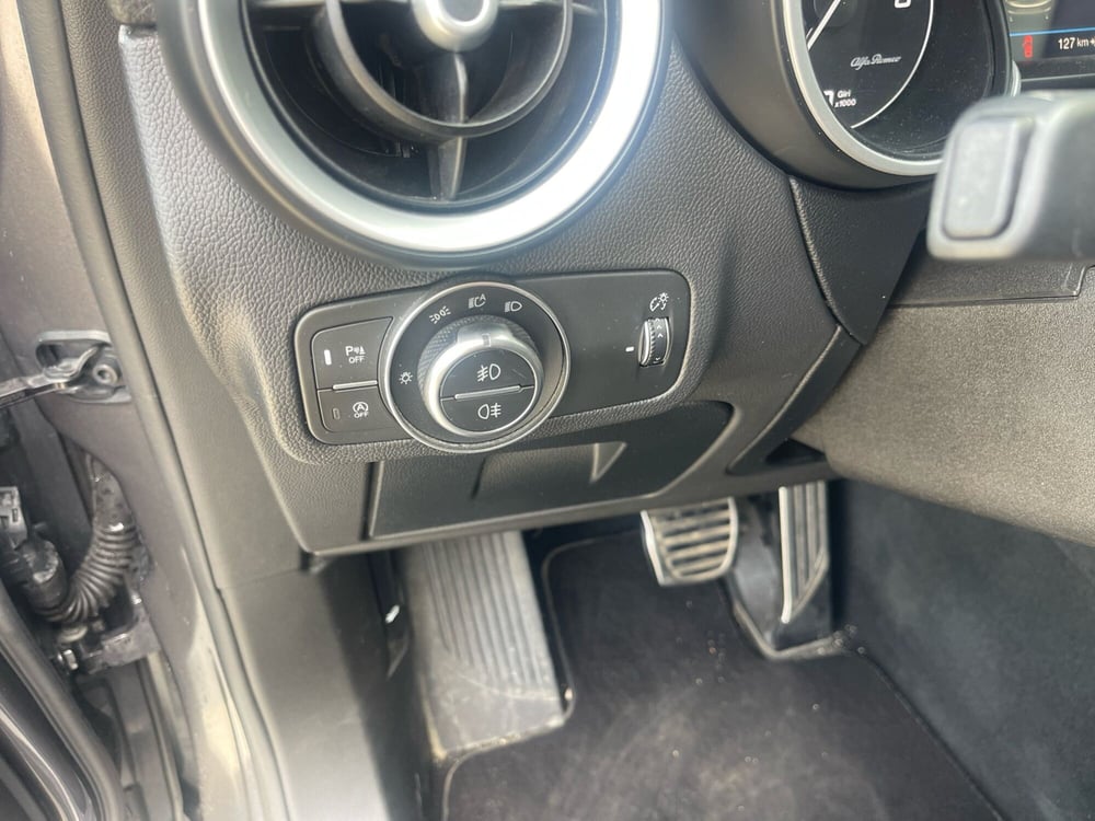 Alfa Romeo Stelvio usata a Frosinone (17)