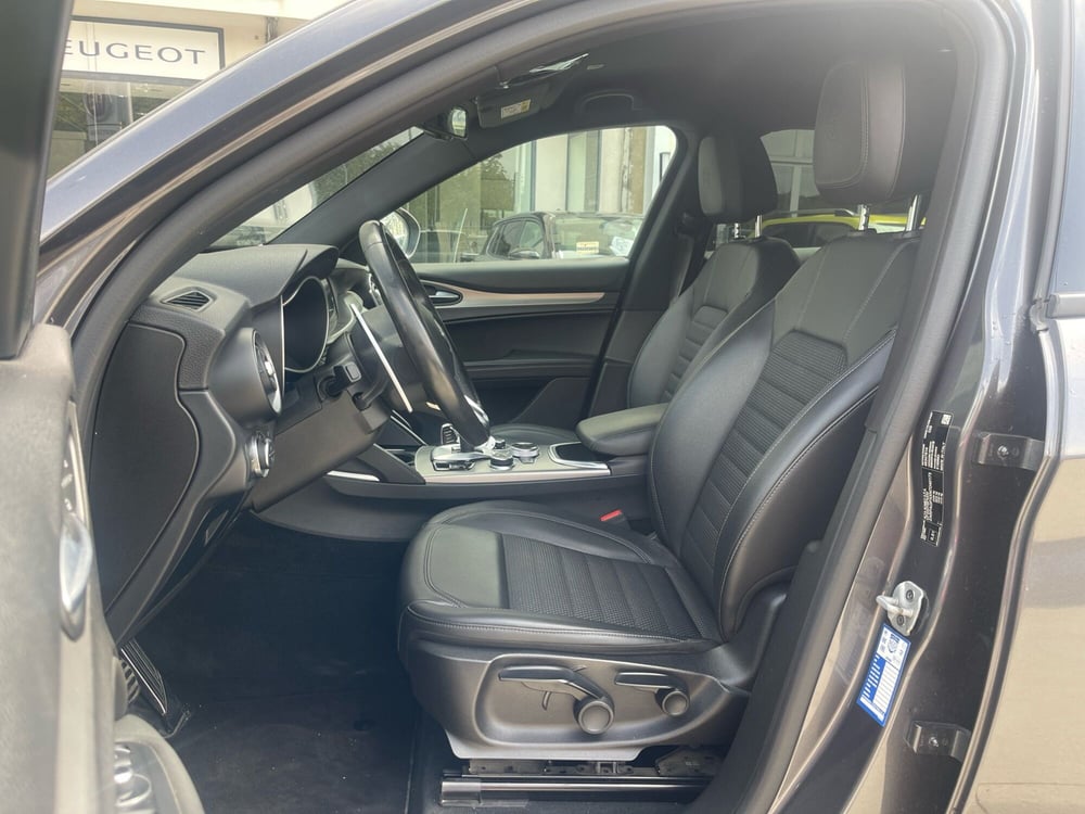 Alfa Romeo Stelvio usata a Frosinone (6)