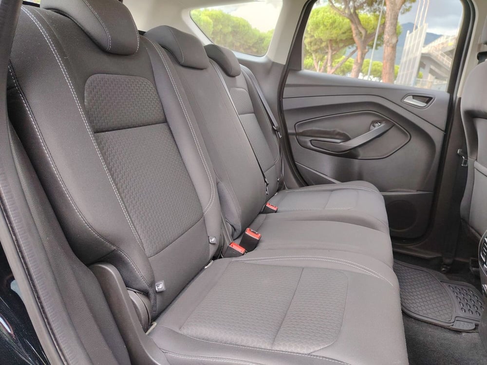 Ford Kuga usata a Massa-Carrara (12)