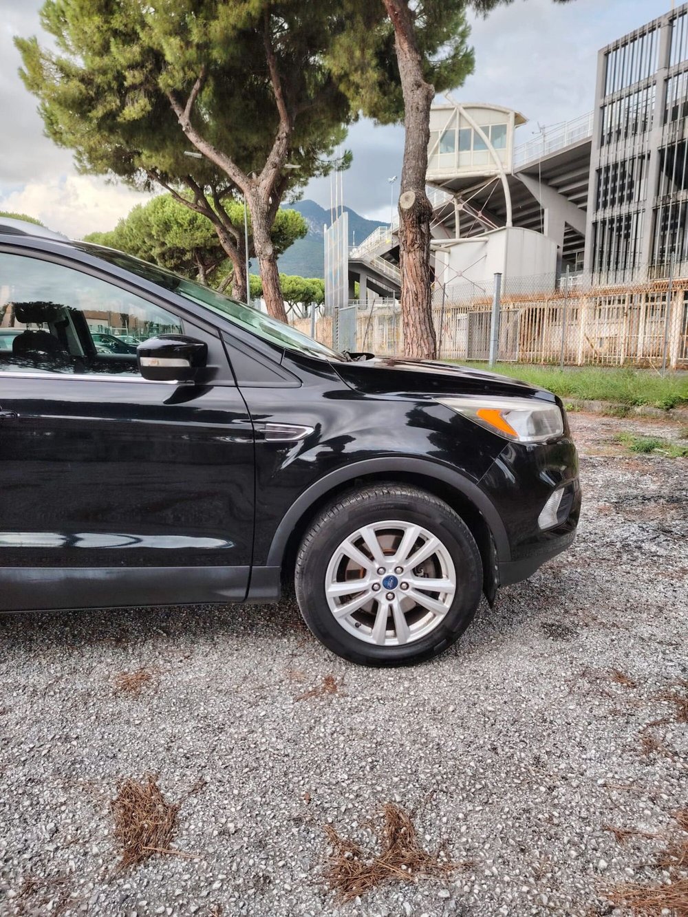 Ford Kuga usata a Massa-Carrara (19)