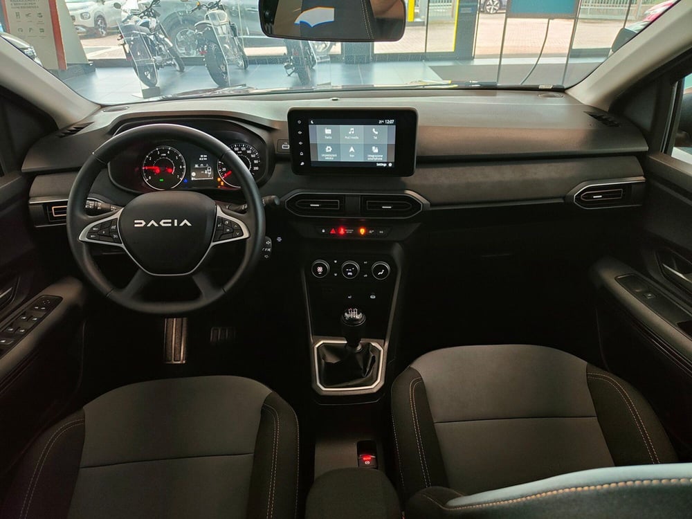 Dacia Jogger nuova a Torino (18)