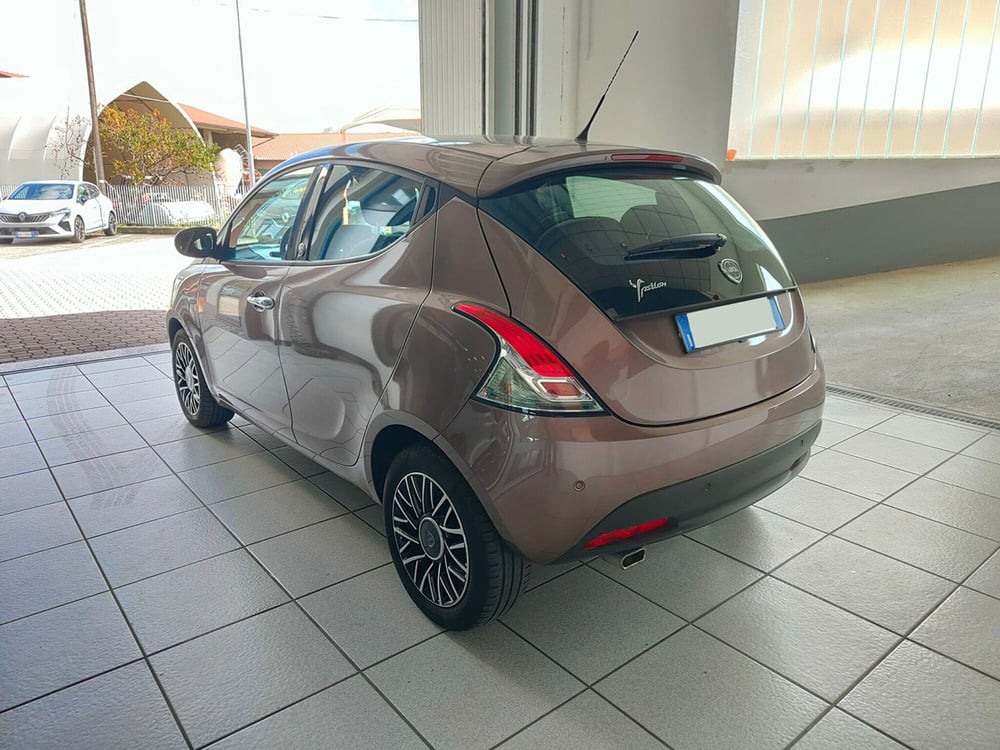 Lancia Ypsilon usata a Torino (7)