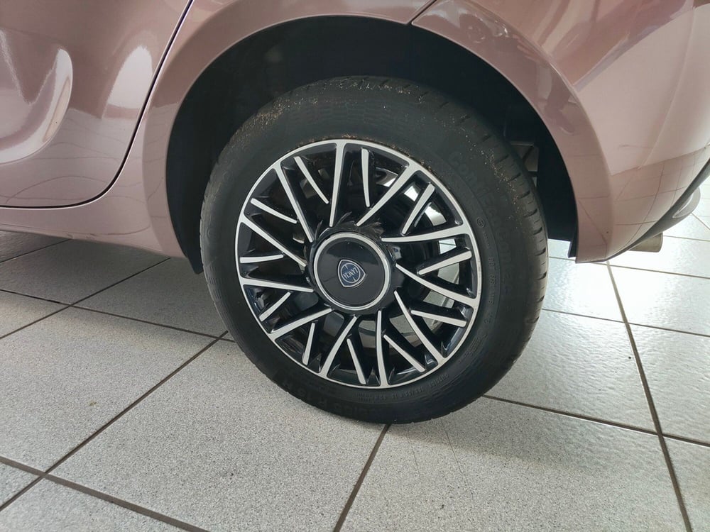Lancia Ypsilon usata a Torino (9)