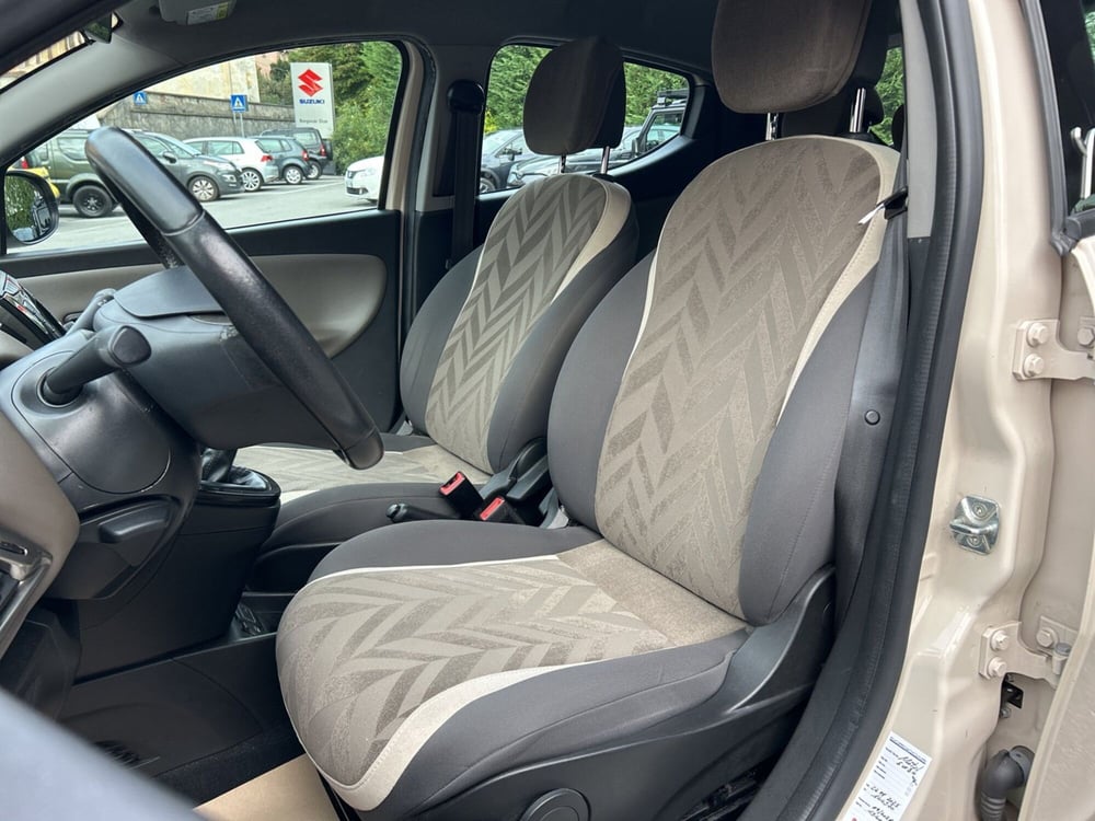Lancia Ypsilon usata a Vercelli (17)