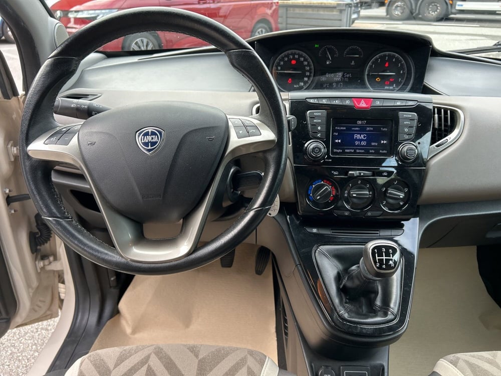 Lancia Ypsilon usata a Vercelli (18)