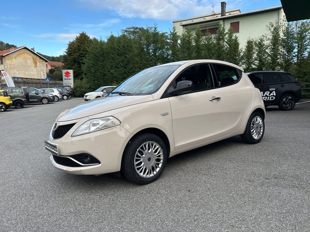 Lancia Ypsilon usata a Vercelli (3)