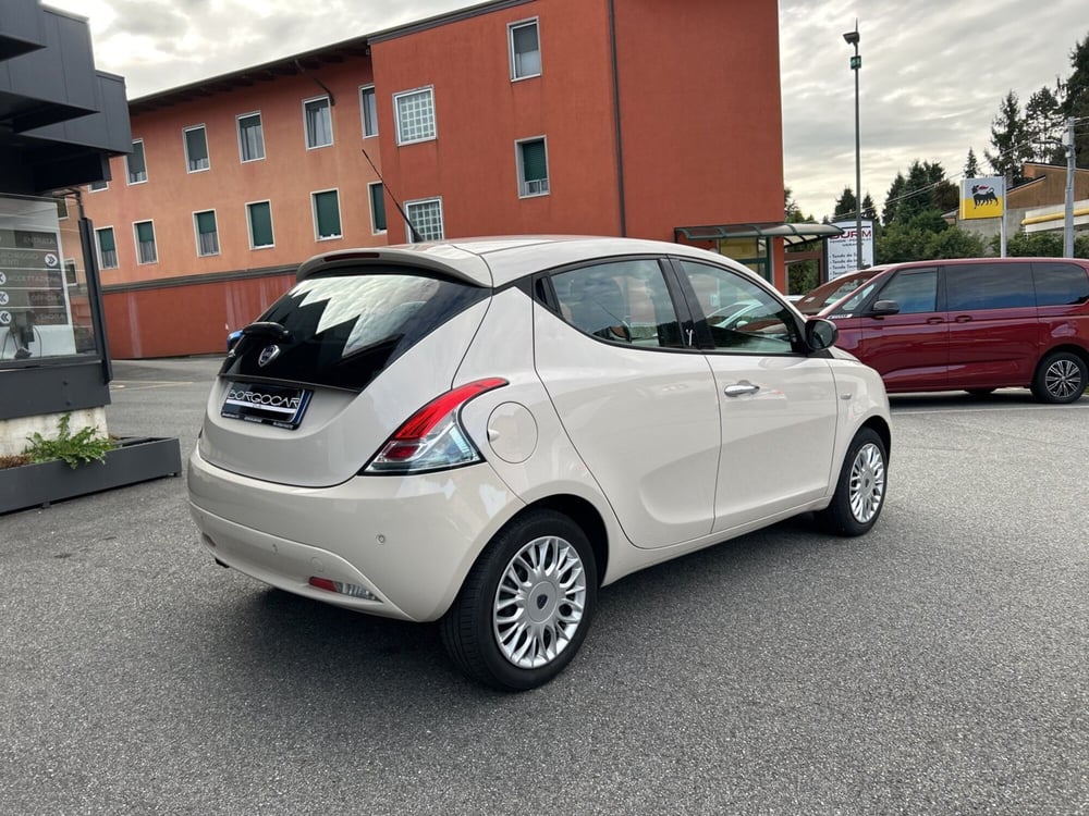Lancia Ypsilon usata a Vercelli (7)